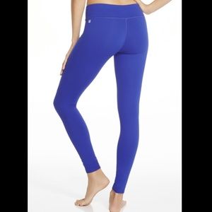 Fabletics salar solid leggings!